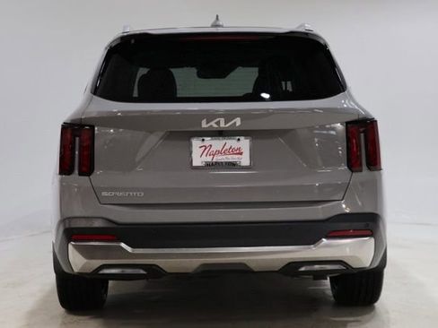 Used 2026 Kia Sorento EX FWD image 7