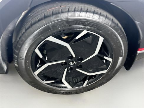Used 2024 Hyundai Ioniq 5 SEL image 11