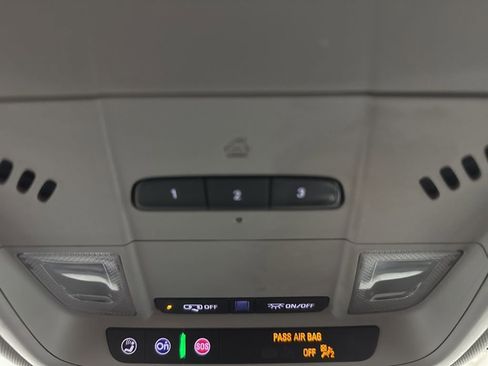 Used 2020 Chevrolet Equinox Premier AWD/4WD image 50