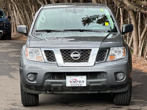 Used 2021 Nissan Frontier SV w/ SV Utility Package AWD/4WD image 9