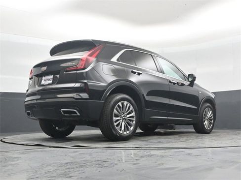 Used 2024 Cadillac XT4 Premium Luxury image 41