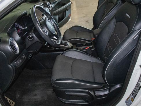 Used 2024 Kia Forte GT-Line w/ GT-Line Premium Package image 8