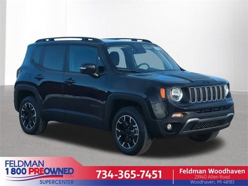 Used 2023 Jeep Renegade Latitude w/ Sun/Sound Group image 1