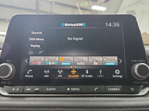 Used 2025 Nissan Rogue S AWD/4WD image 13