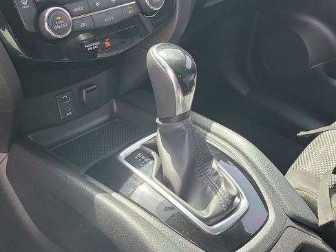 Used 2018 Nissan Rogue Sport SV FWD image 27