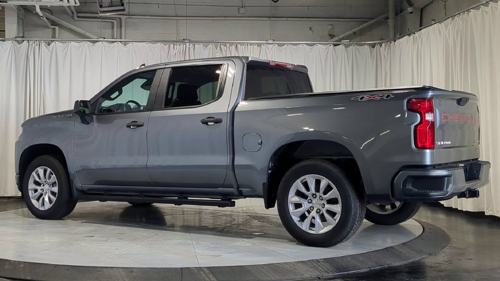 Used 2021 Chevrolet Silverado 1500 Custom w/ Safety Confidence Package AWD/4WD image 8
