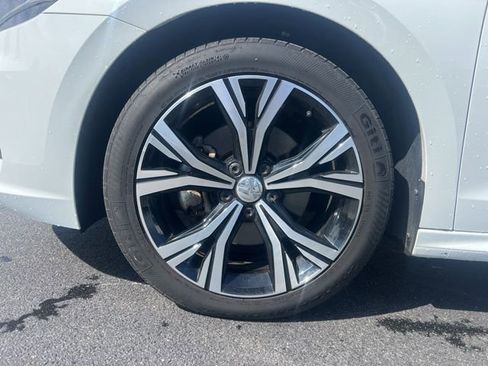 Used 2022 Volkswagen Passat 2.0T SE image 12