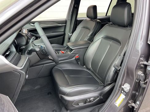 Certified 2025 Jeep Grand Cherokee L Limited w/ Trailer Tow Package image 23