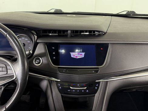 Used 2022 Cadillac XT5 Premium Luxury w/ Technology Package image 12