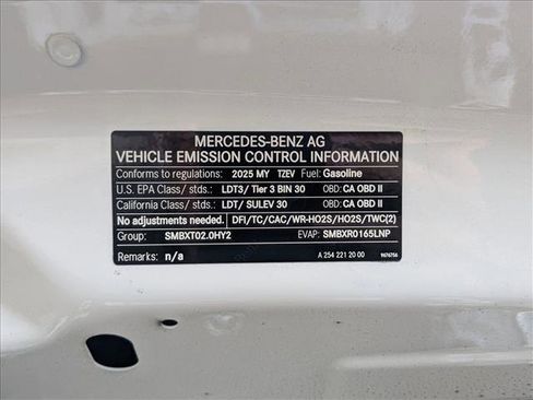 Used 2025 Mercedes-Benz GLC 350e GLC 350e image 25