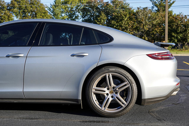 Used 2020 Porsche Panamera RWD image 4