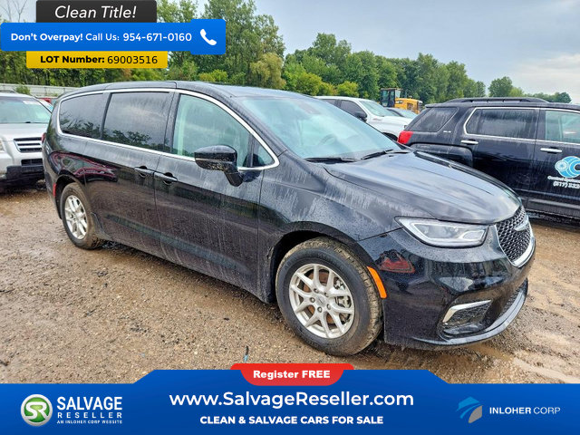 Used 2024 Chrysler Pacifica Touring-L FWD image 5