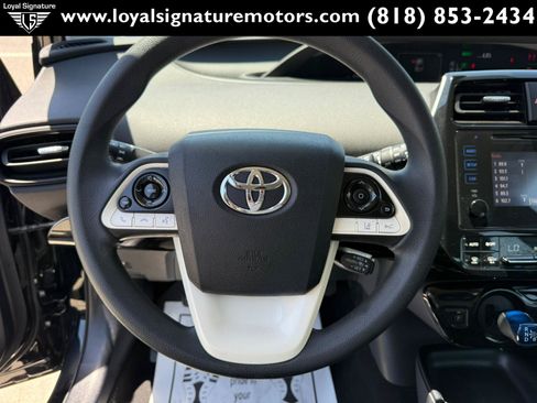 Used 2018 Toyota Prius Two w/ Prius Two Safety Plus Package FWD image 22