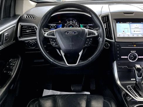 Used 2016 Ford Edge Titanium w/ Technology Package FWD image 8