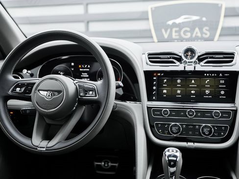 Used 2023 Bentley Bentayga Extended Wheelbase image 52