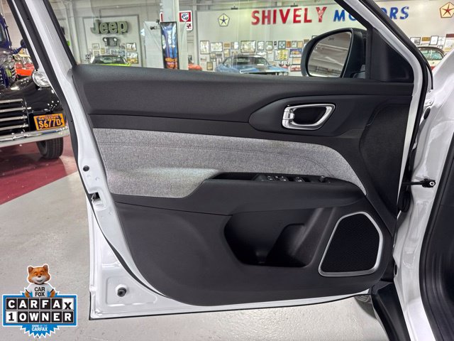 Used 2022 Jeep Compass Latitude AWD/4WD image 17