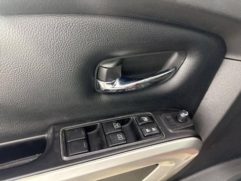 Used 2018 Nissan Titan SV AWD/4WD image 23