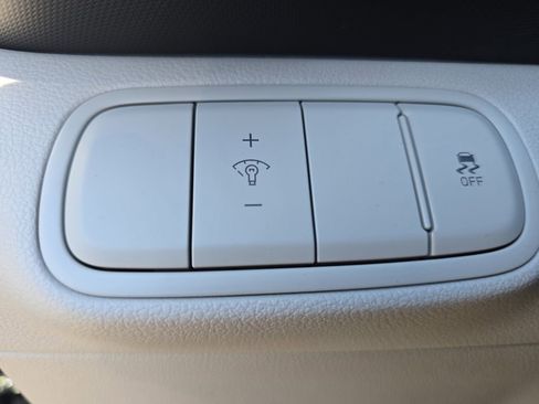 New 2025 Hyundai Venue SEL image 25