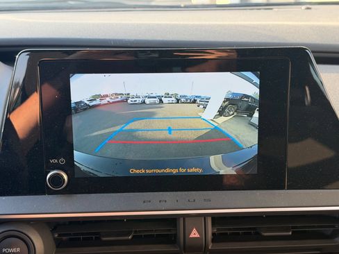 Used 2024 Toyota Prius Prime FWD image 9