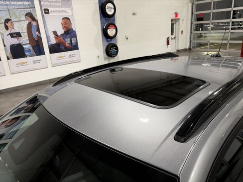 New 2026 Chevrolet Trax RS w/ Sunroof Package image 10