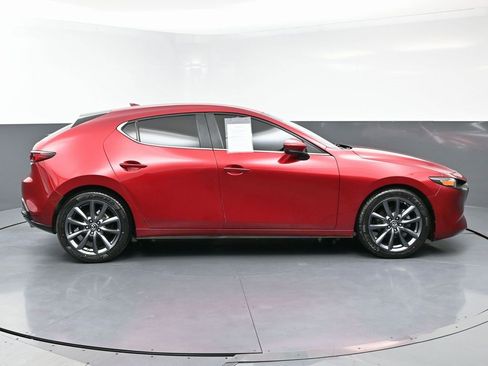 Used 2020 MAZDA MAZDA3 AWD Hatchback w/ Preferred Pkg image 8