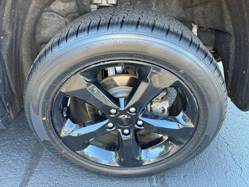 Used 2024 Jeep Grand Cherokee Altitude AWD/4WD image 11