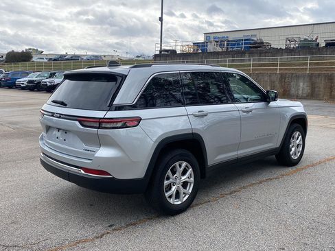 Used 2024 Jeep Grand Cherokee Limited image 5