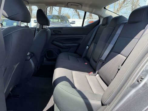 Used 2024 Nissan Altima 2.5 SV image 19