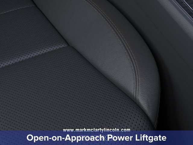 New 2026 Lincoln Aviator AWD w/ Jet Appearance Package image 18