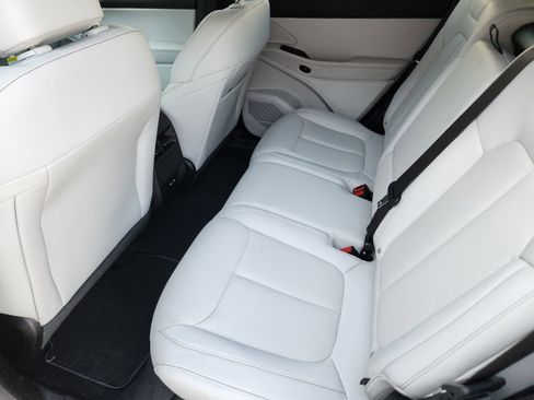 New 2026 Jeep Cherokee Limited image 25