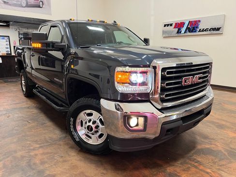 Used 2019 GMC Sierra 2500 SLE w/ SLE Preferred Package image 1