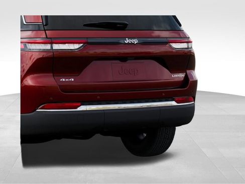 New 2026 Jeep Grand Cherokee Laredo image 14