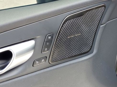 Certified 2023 Volvo XC60 B5 Plus image 15