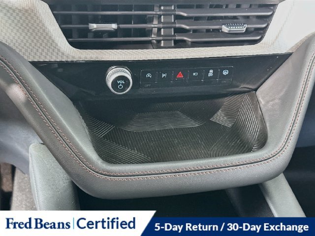 Used 2025 Ford Explorer Active AWD/4WD image 25