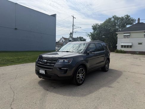 Used 2018 Ford Explorer Sport AWD/4WD image 3