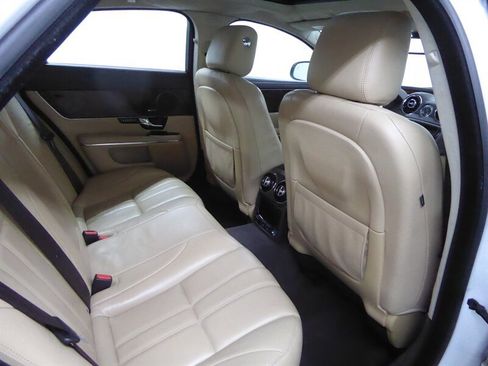 Used 2013 Jaguar XJ AWD image 29