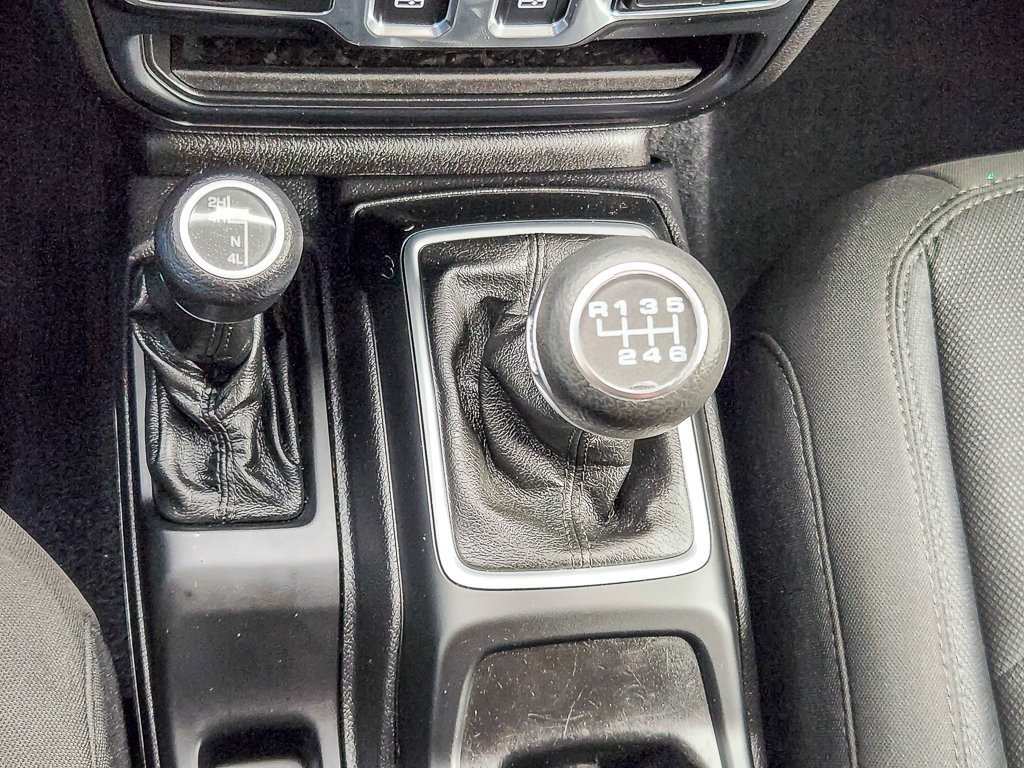 Used 2018 Jeep Wrangler Sport AWD/4WD image 13