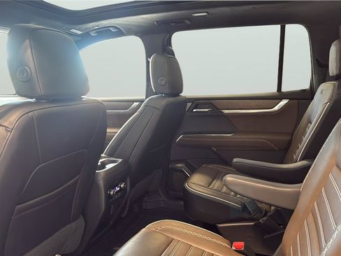 Used 2026 GMC Acadia Denali Ultimate w/ LPO, Floor Liner Package AWD/4WD image 19