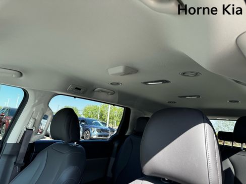 New 2026 Kia Carnival EX image 20