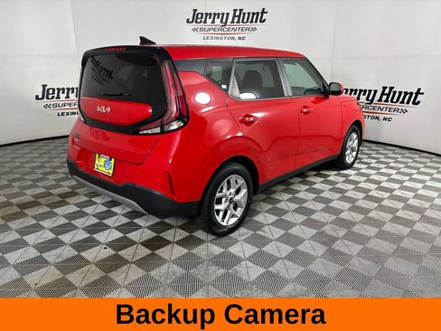 Used 2024 Kia Soul LX w/ Option Group 015 FWD image 7