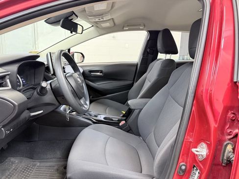 Used 2020 Toyota Corolla LE FWD image 13