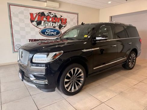 Used 2019 Lincoln Navigator Select AWD/4WD image 1