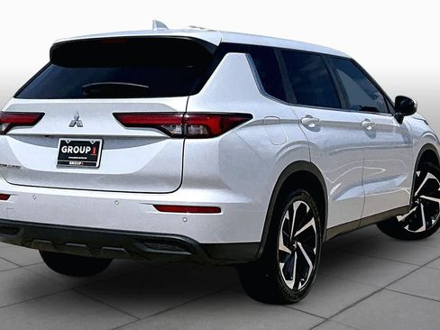Used 2022 Mitsubishi Outlander ES FWD image 13