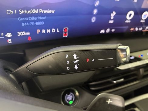 Used 2025 Buick Enclave Preferred image 29