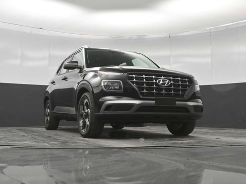 New 2026 Hyundai Venue SEL FWD image 32