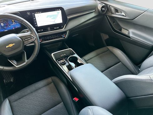 Used 2026 Chevrolet Equinox LT w/ Convenience Package II image 23