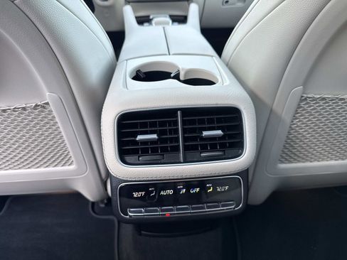 Used 2022 Mercedes-Benz GLS 450 4MATIC image 18