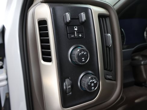 Used 2019 GMC Sierra 3500 Denali w/ Duramax Plus Package AWD/4WD image 40