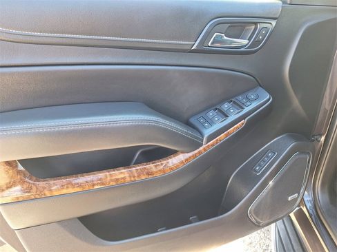 Used 2018 Chevrolet Suburban Premier image 30