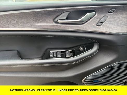 Used 2022 Jeep Grand Cherokee L Overland w/ Luxury Tech Group IV AWD/4WD image 17